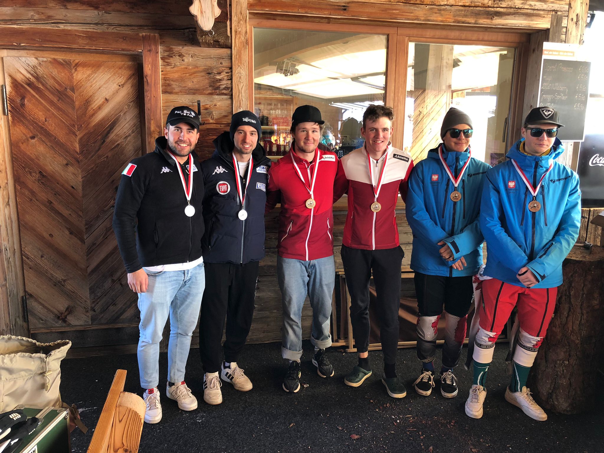 2022 11 27 il podio vision impaired con da sinistra Andrea Ravelli e Giacomo Bertagnolli