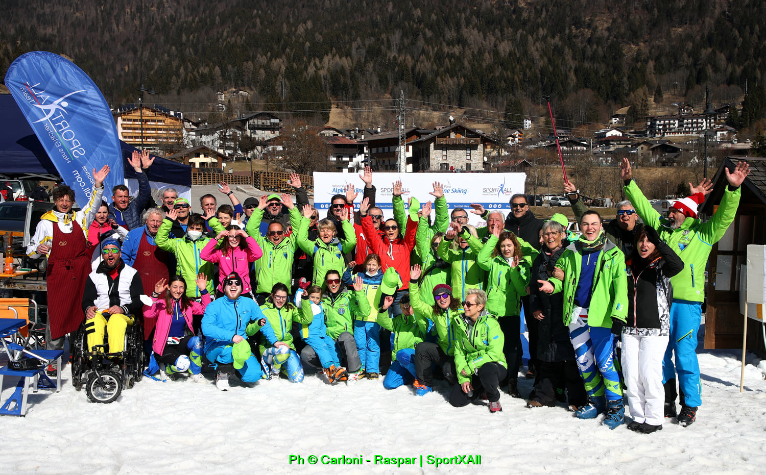 Il gruppo della Sport X All Hans Erlacher Team in una foto darchivio