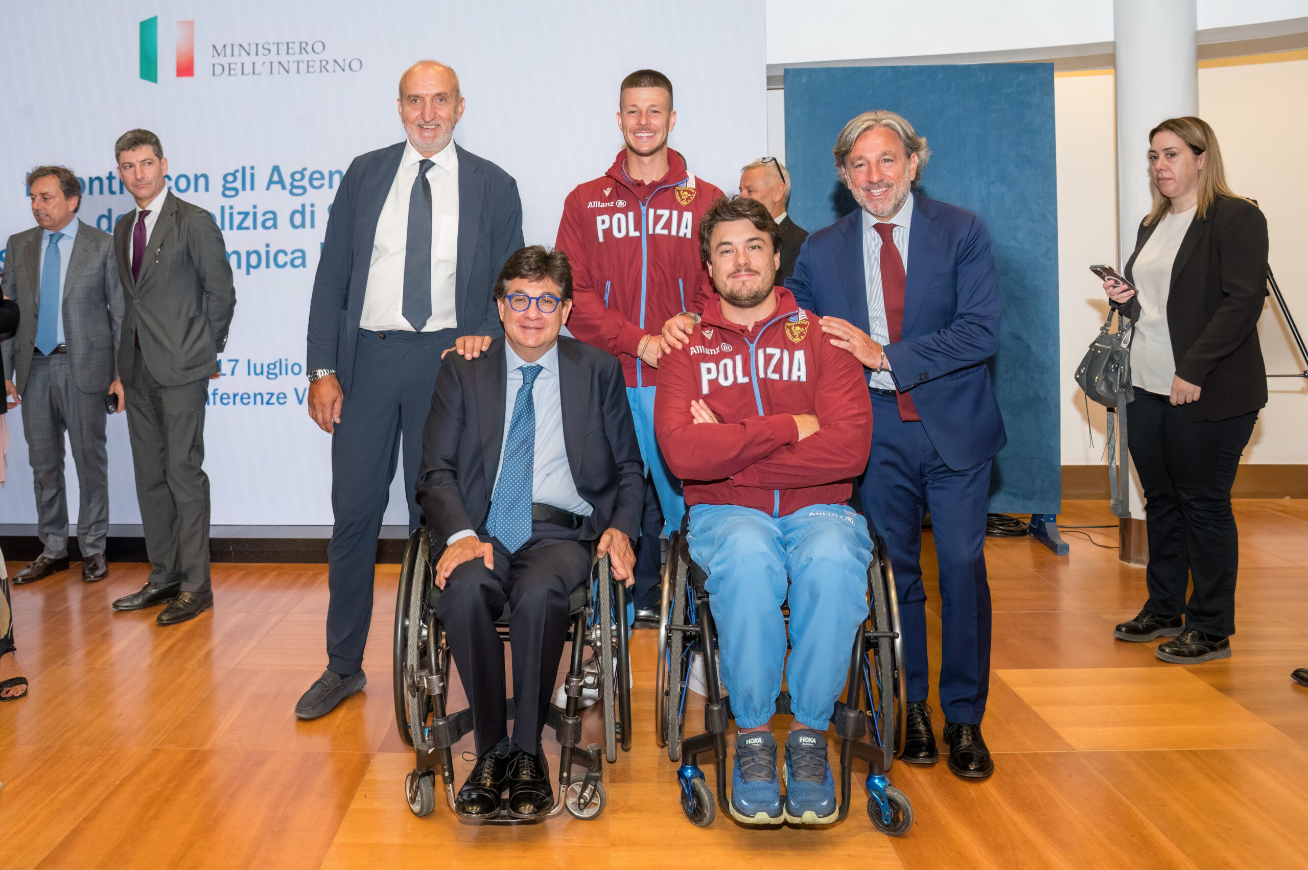 In prima fila da sinistra Pancalli e De Silvestro in seconda fila da sinistra Tavian e vicino Luchini scaled 1