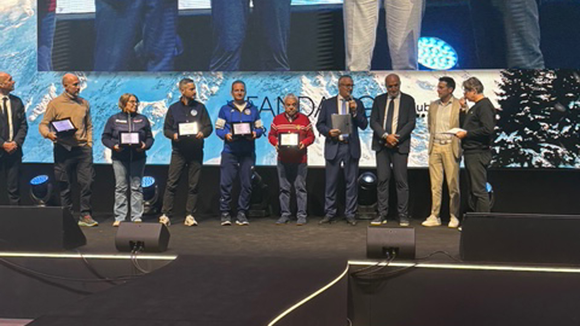 img news milano mountain show